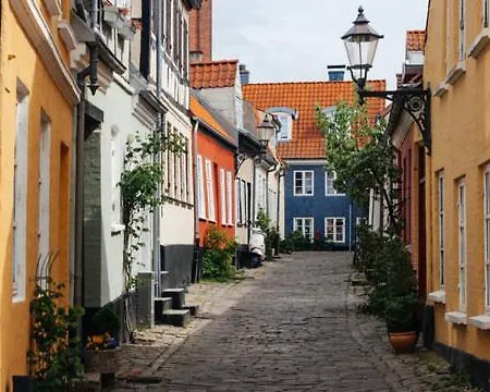 4seasons - Crimson Autumn Nordic Bed & Breakfast Aalborg