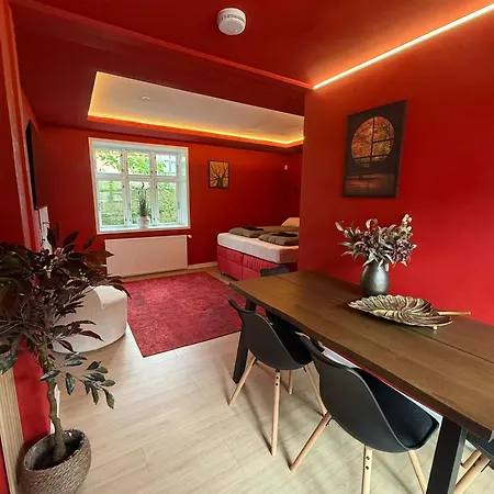 فندق مبيت وإفطار 4s - Red Autumn 3*