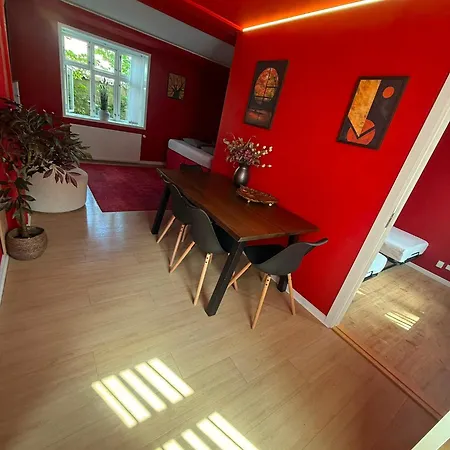 Bed & Breakfast 4s - Red Autumn